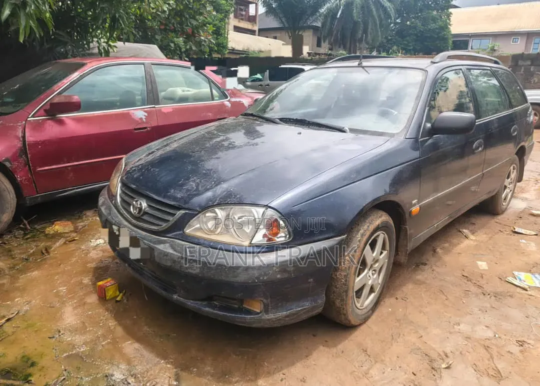 Toyota Avensis 2003 Blue