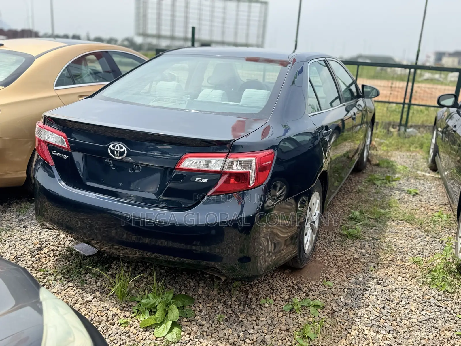 Toyota Camry LE 4dr Sedan (2.5L 4cyl 6A) 2013 Matt Black
