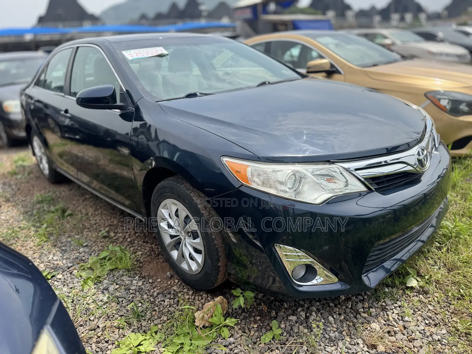 Toyota Camry LE 4dr Sedan (2.5L 4cyl 6A) 2013 Matt Black