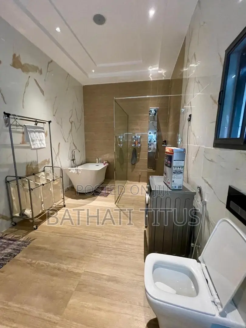 Furnished 5bdrm Duplex in Bunkoro for sale