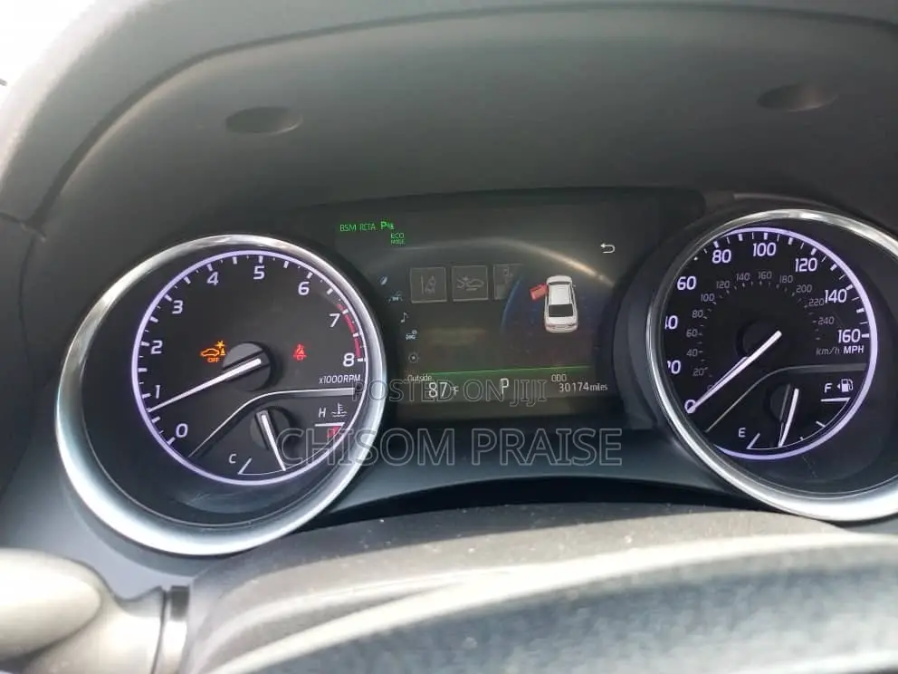 Toyota Camry XLE FWD (2.5L 4cyl 8AM) 2018 Brown