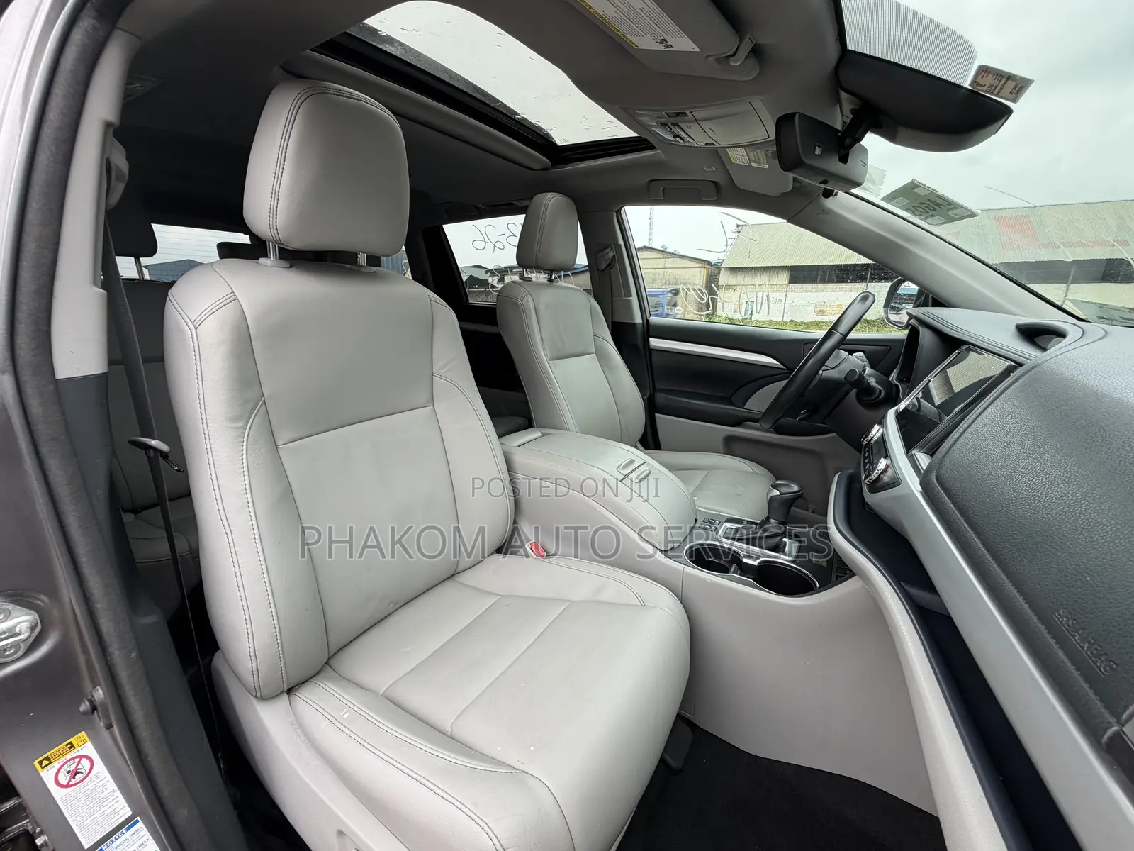 Toyota Highlander XLE 4x4 V6 (3.5L 6cyl 8A) 2018 Gray
