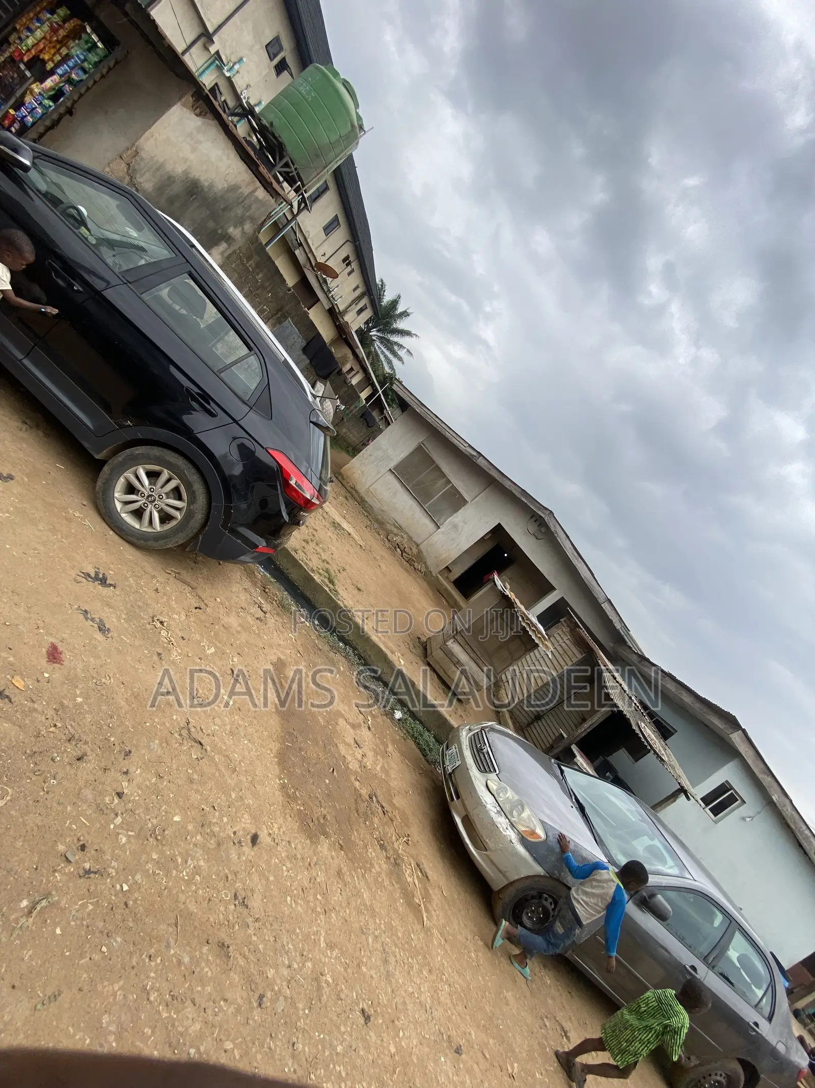 6bdrm House in Aderupoko for sale