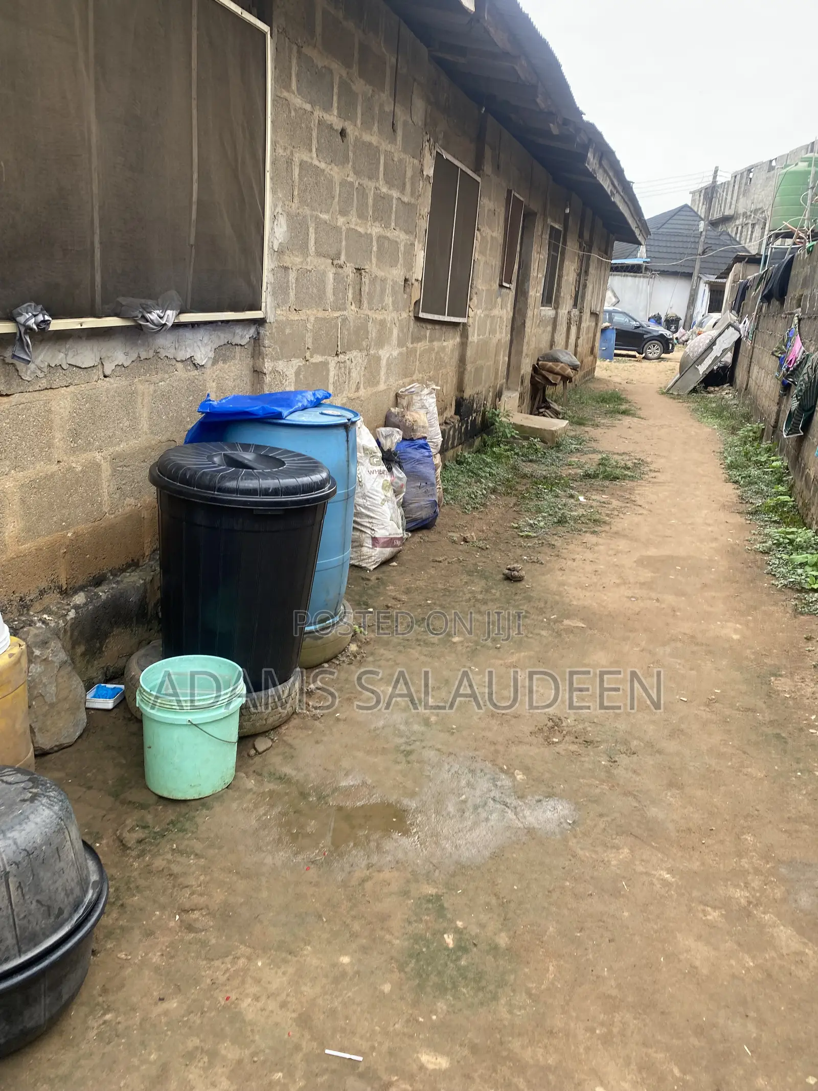 6bdrm House in Aderupoko for sale