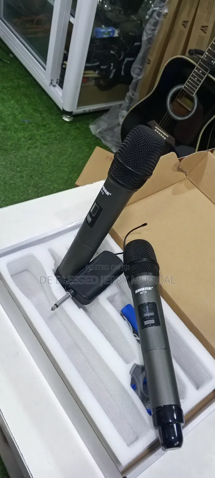 Shure Wireless Universal Microphone