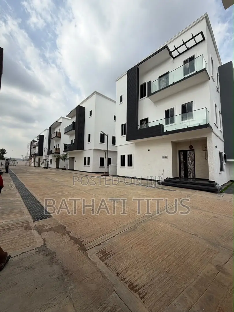 5bdrm Duplex in Guzape District for sale