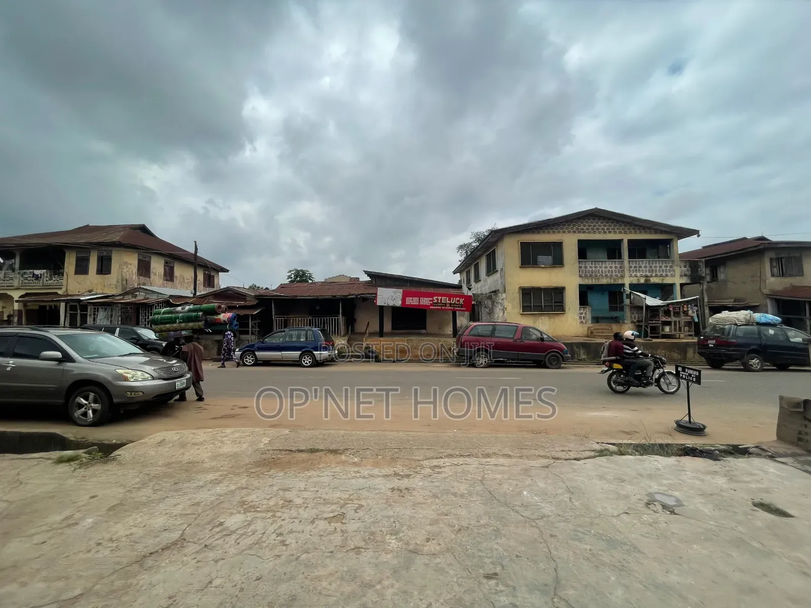 Old Buildings on 4 Plots of Land Is Available