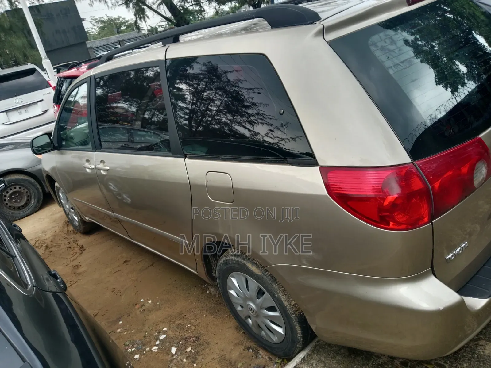 Toyota Sienna 2006 Gold