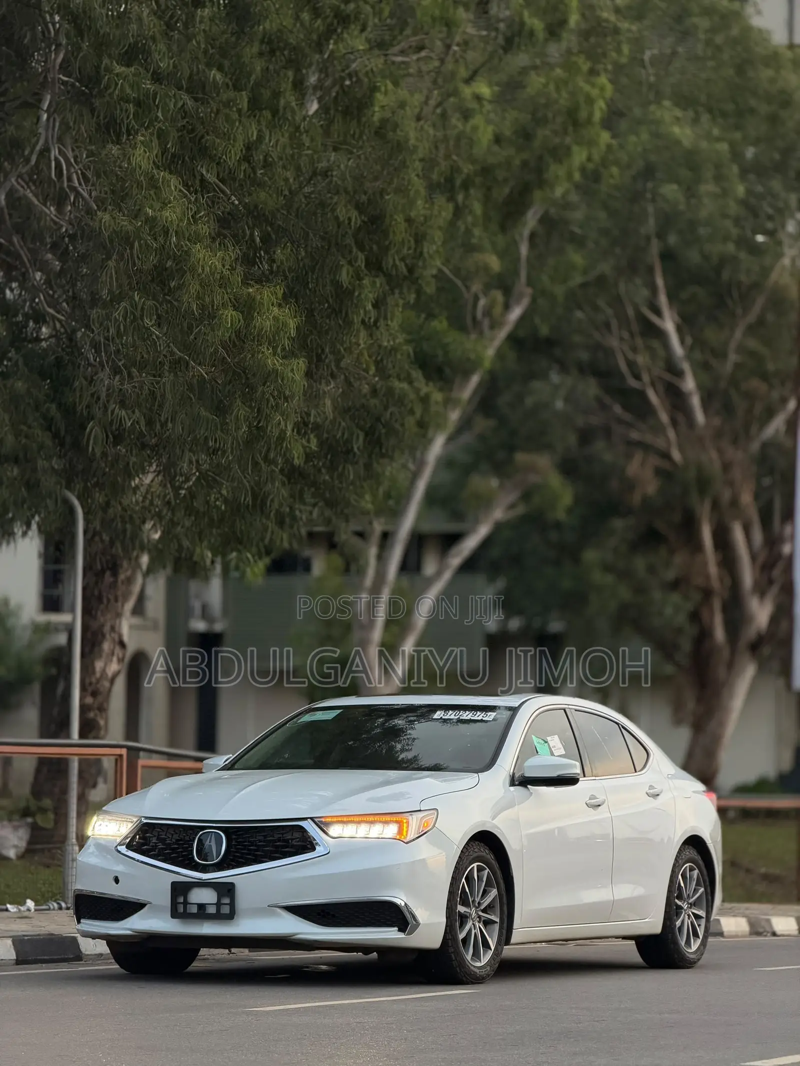 Acura TLX Base FWD (2.4L 4cyl 8M) 2018 White