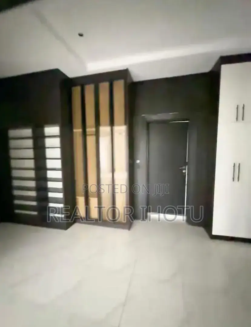 6bdrm Duplex in ๐ Efab Metropolis, Bunkoro for sale