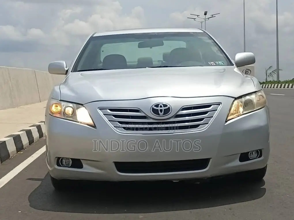 Toyota Camry 2009 Silver