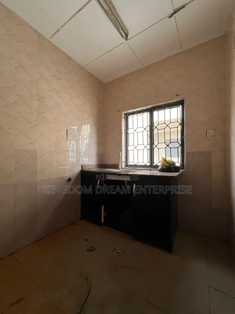 1bdrm Apartment in Emerald Estate Ilaje for rent