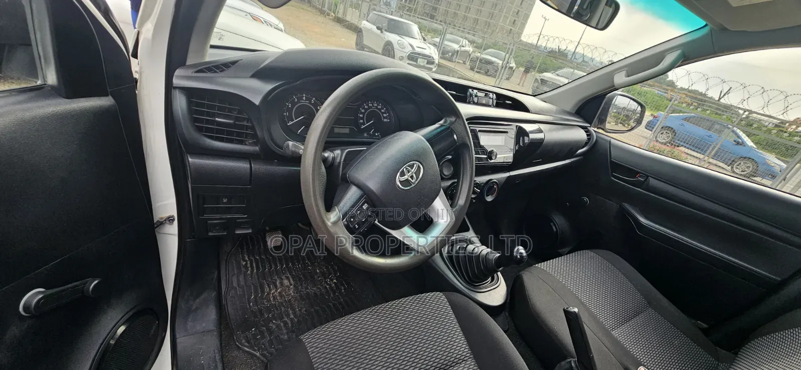 Toyota Hilux 2018 White