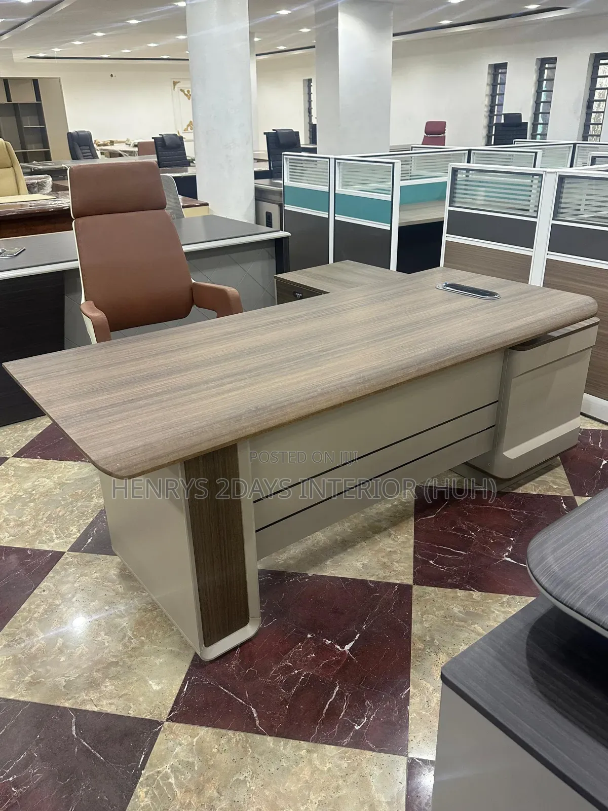 Office Table Beown Color Excutive