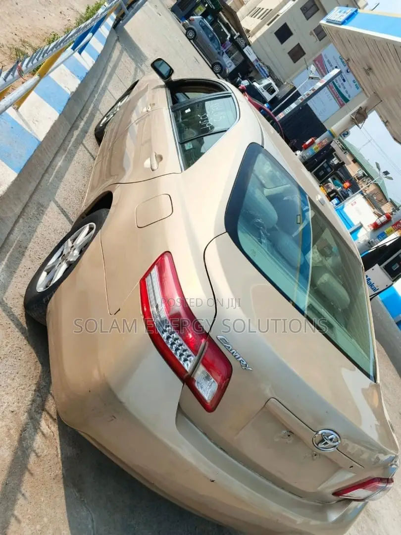 Toyota Camry 2010 Gold