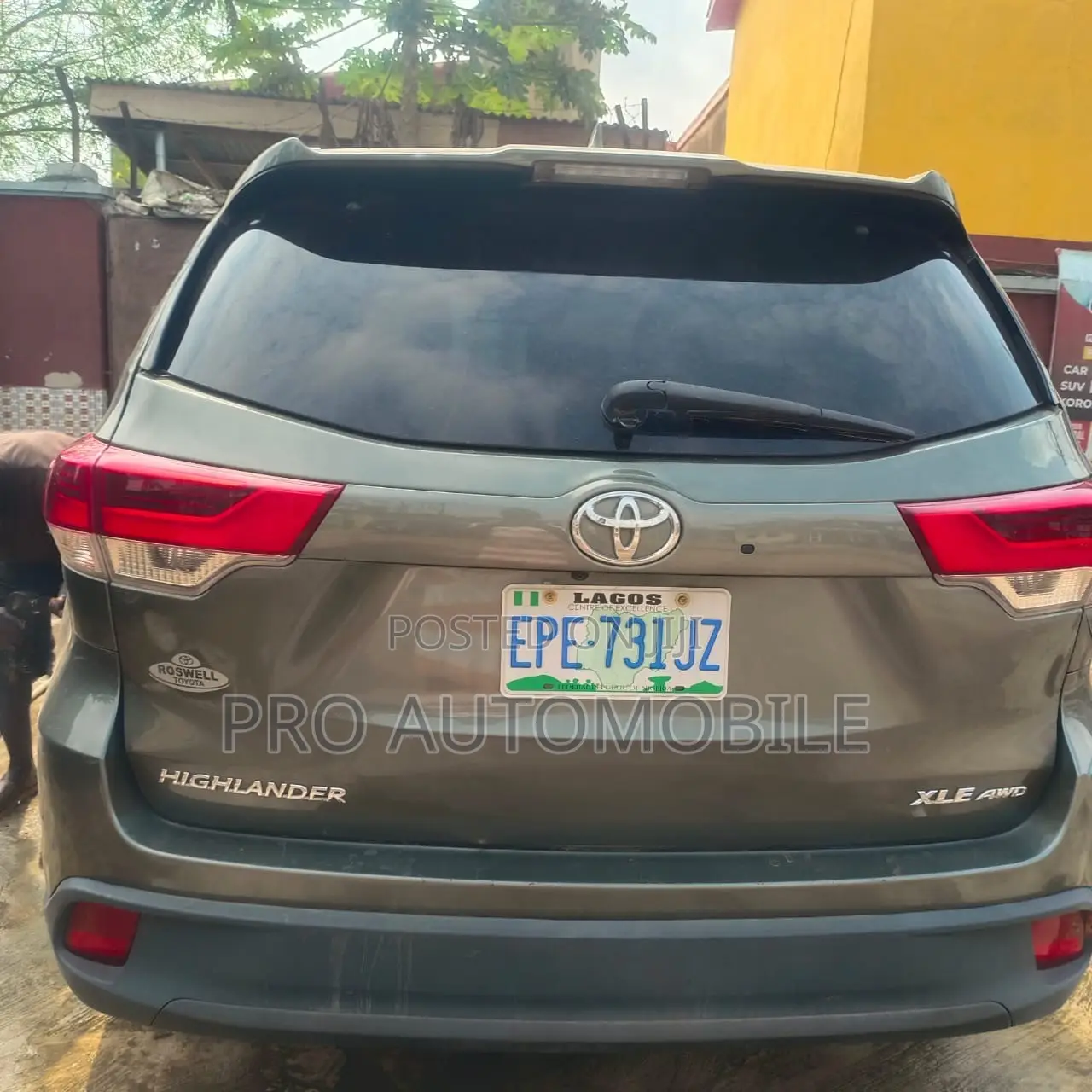 Toyota Highlander XLE 4x2 V6 (3.5L 6cyl 8A) 2018 Green