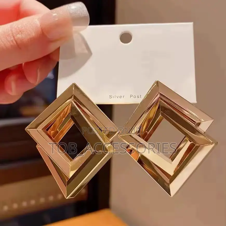 Elegant Rhombus Earring