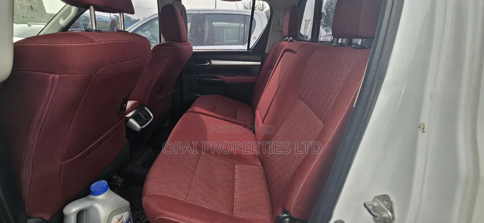 Toyota Hilux 2022 White
