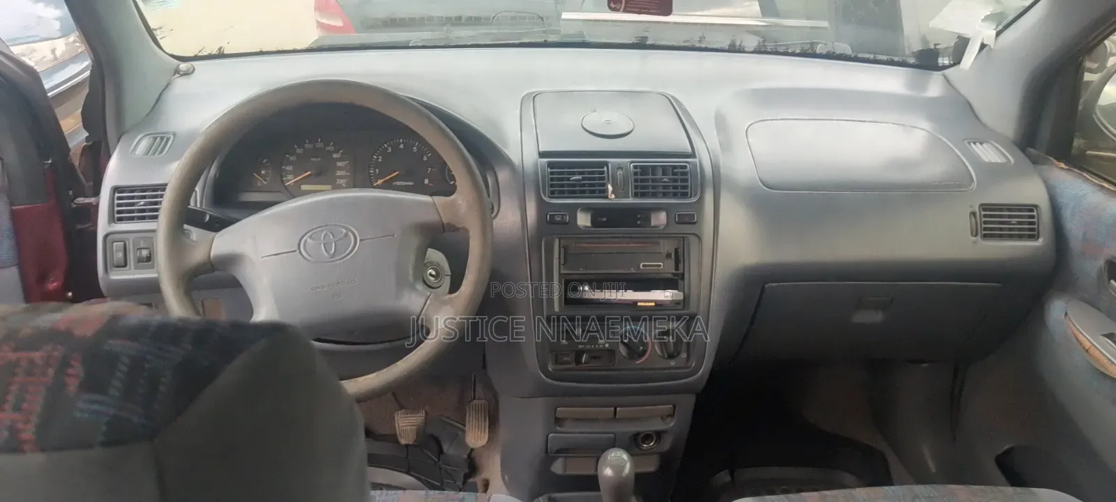 Toyota Picnic 2.0 FWD 2003 Red