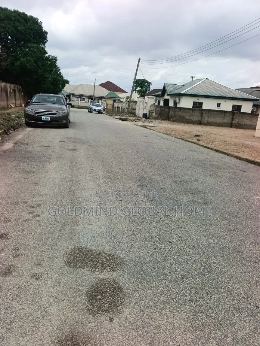 3bdrm Block of Flats in Wuse Zone 2 After for sale