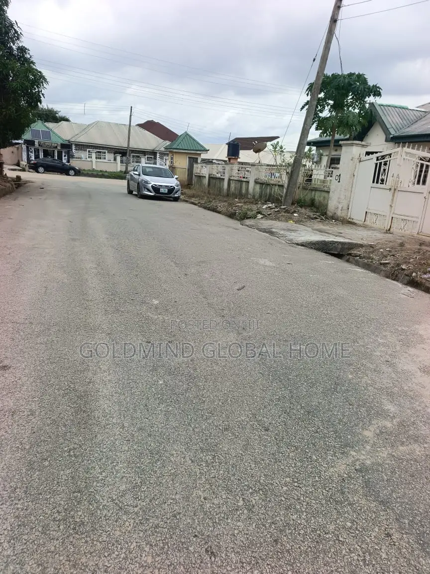 3bdrm Block of Flats in Wuse Zone 2 After for sale