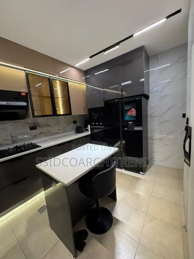 Furnished 3bdrm Block of Flats in Akin Adesola for rent