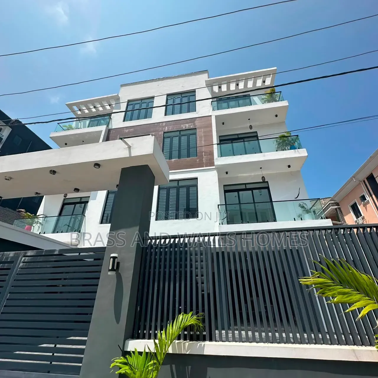 Furnished 2bdrm Apartment in Lekki Phase 1 for sale