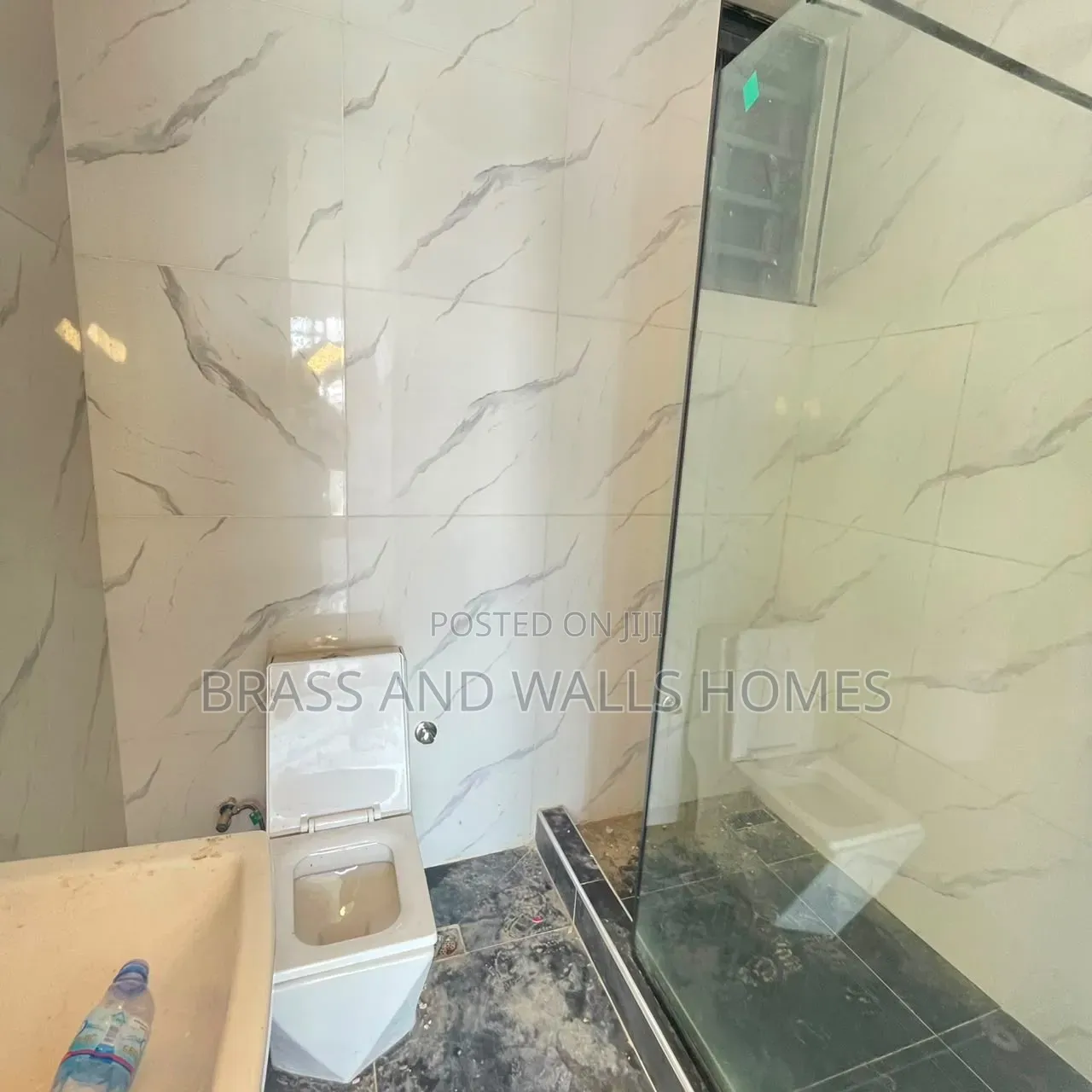 Furnished 2bdrm Apartment in Lekki Phase 1 for sale