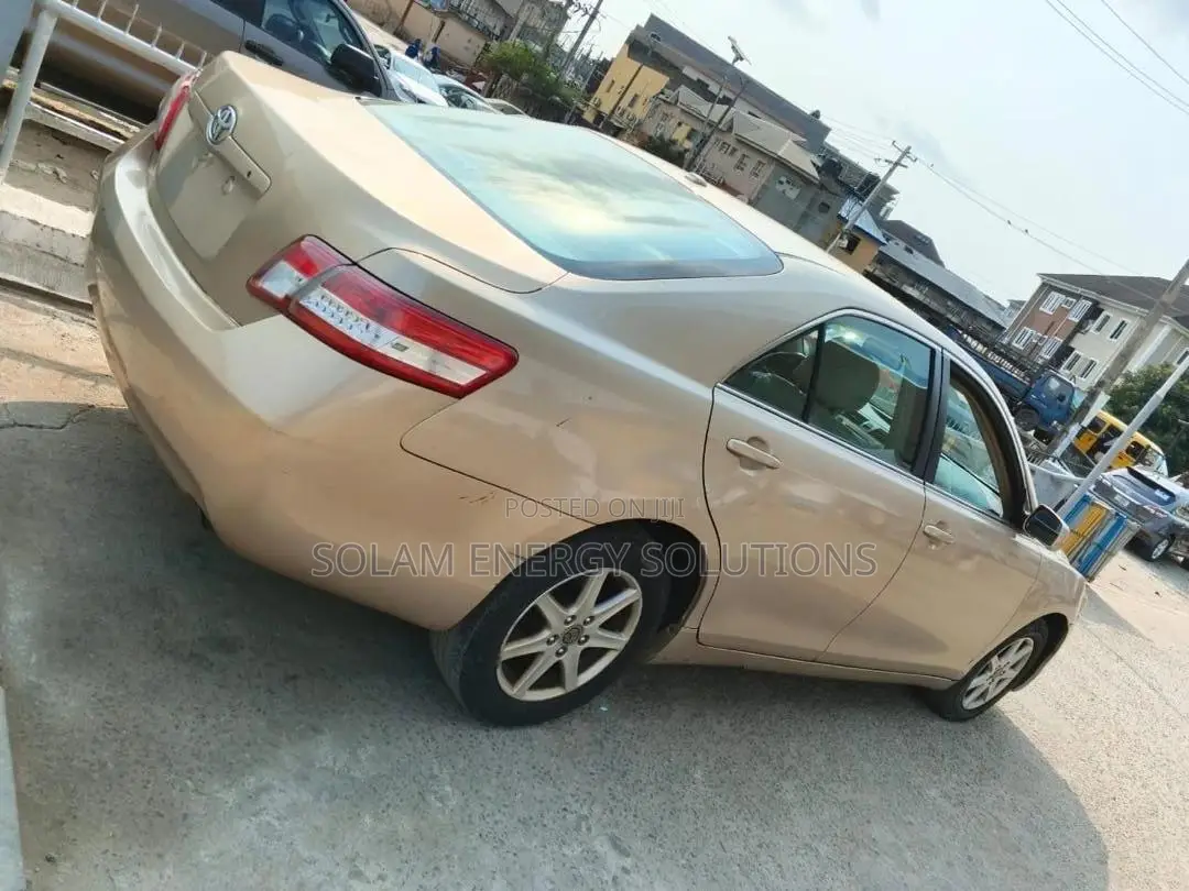 Toyota Camry 2010 Gold
