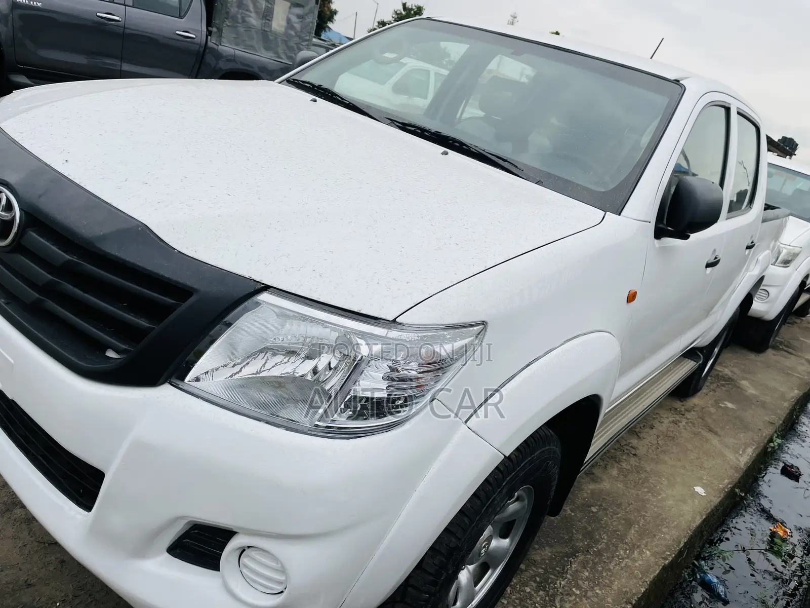 Toyota Hilux SR 4x4 2015 White