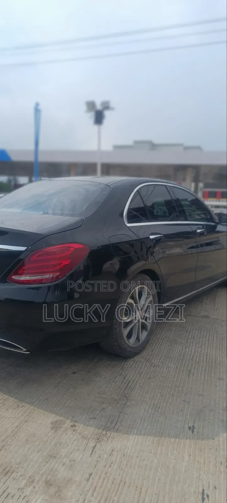 Mercedes-Benz C300 2016 Black