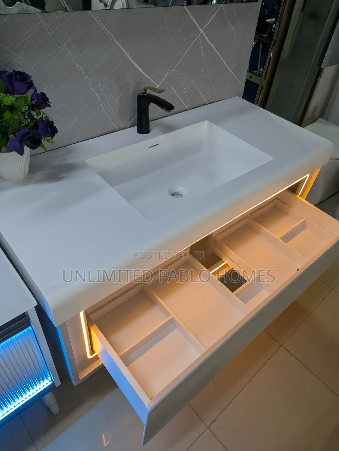 Modern LED Bathroom Vanity With Mirror