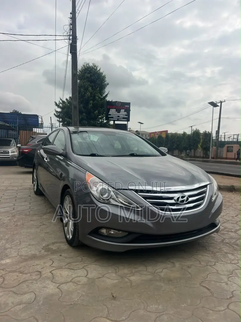 Hyundai Sonata Limited Sedan FWD (2.4L 4cyl 6A) 2012 Gray
