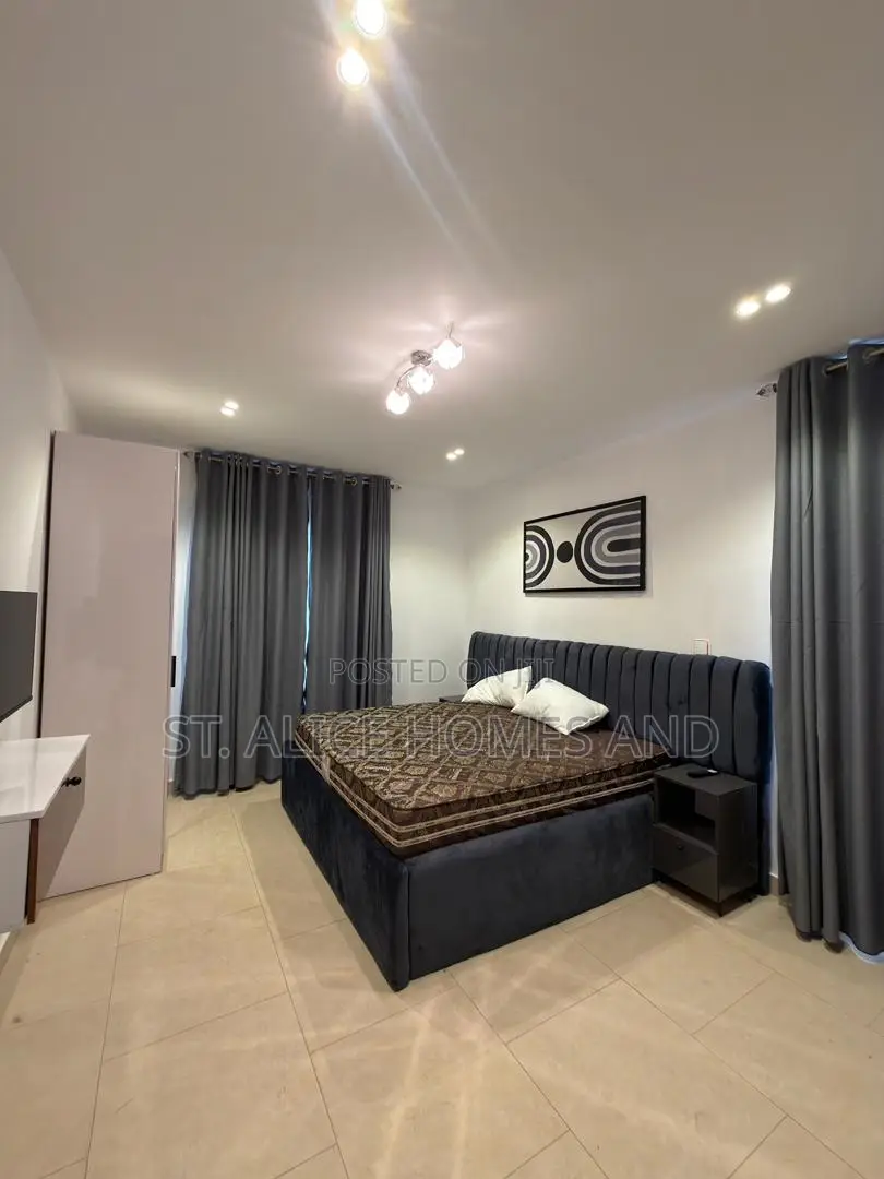 2 Bedroom With PS5