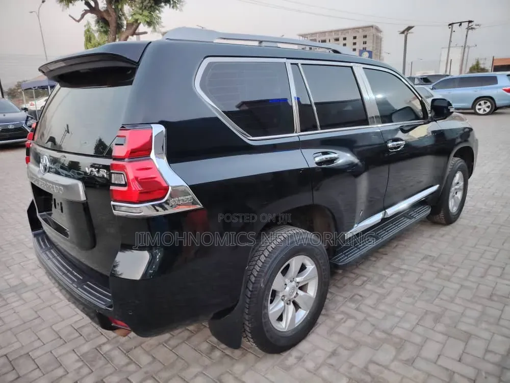 Toyota Land Cruiser 2024 Black