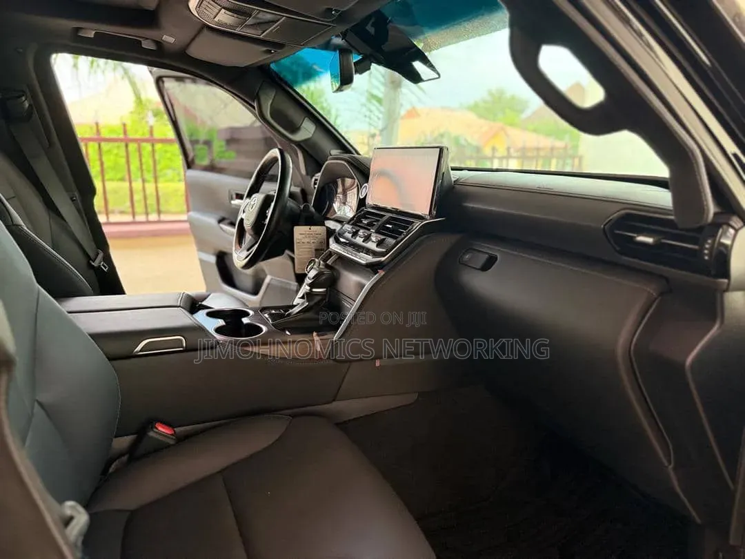 Toyota Land Cruiser 2025 Black
