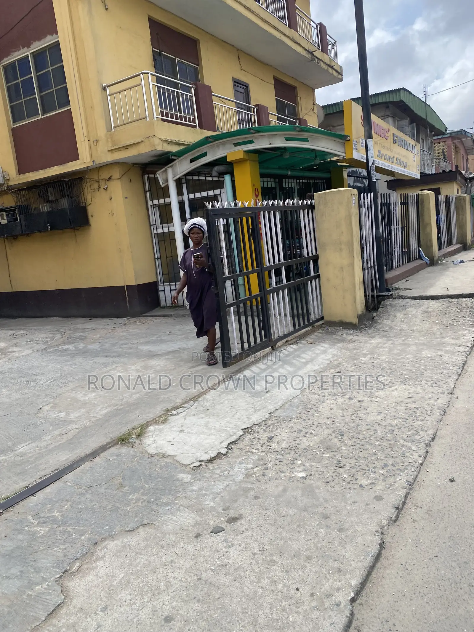 3bdrm Block of Flats in Ijeshatedo for sale