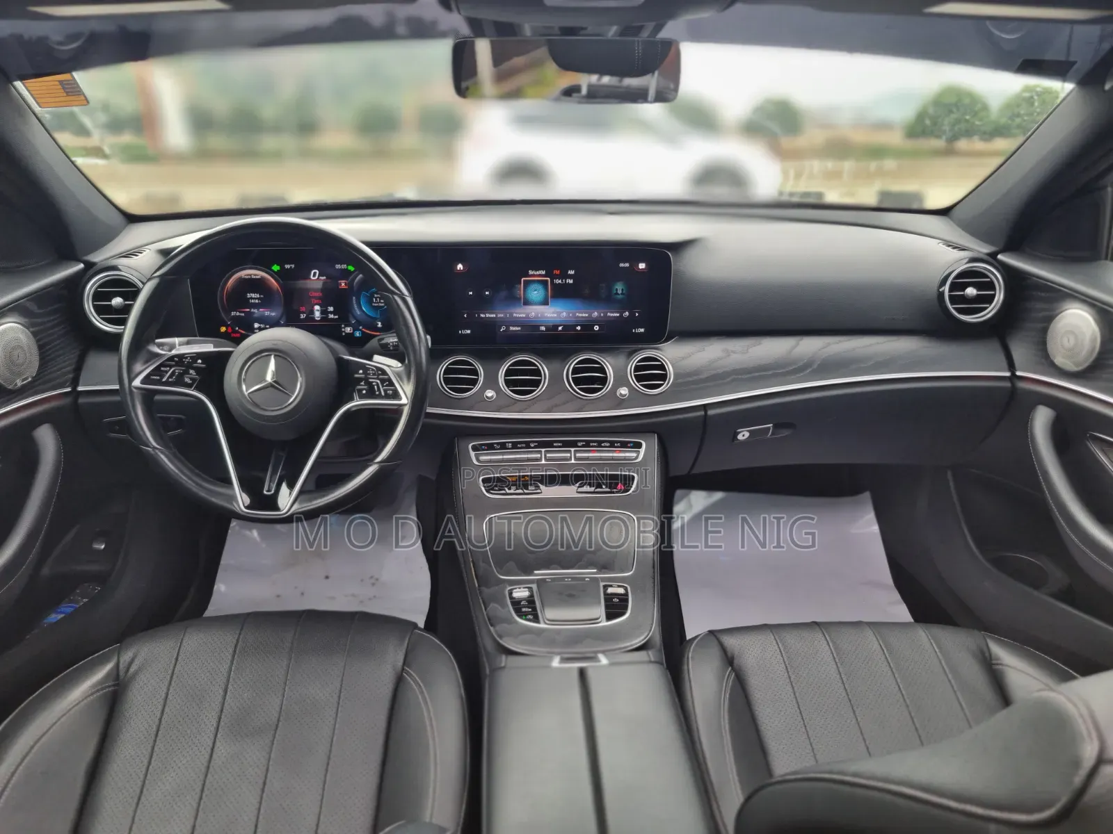 Mercedes-Benz E350 2021 Blue