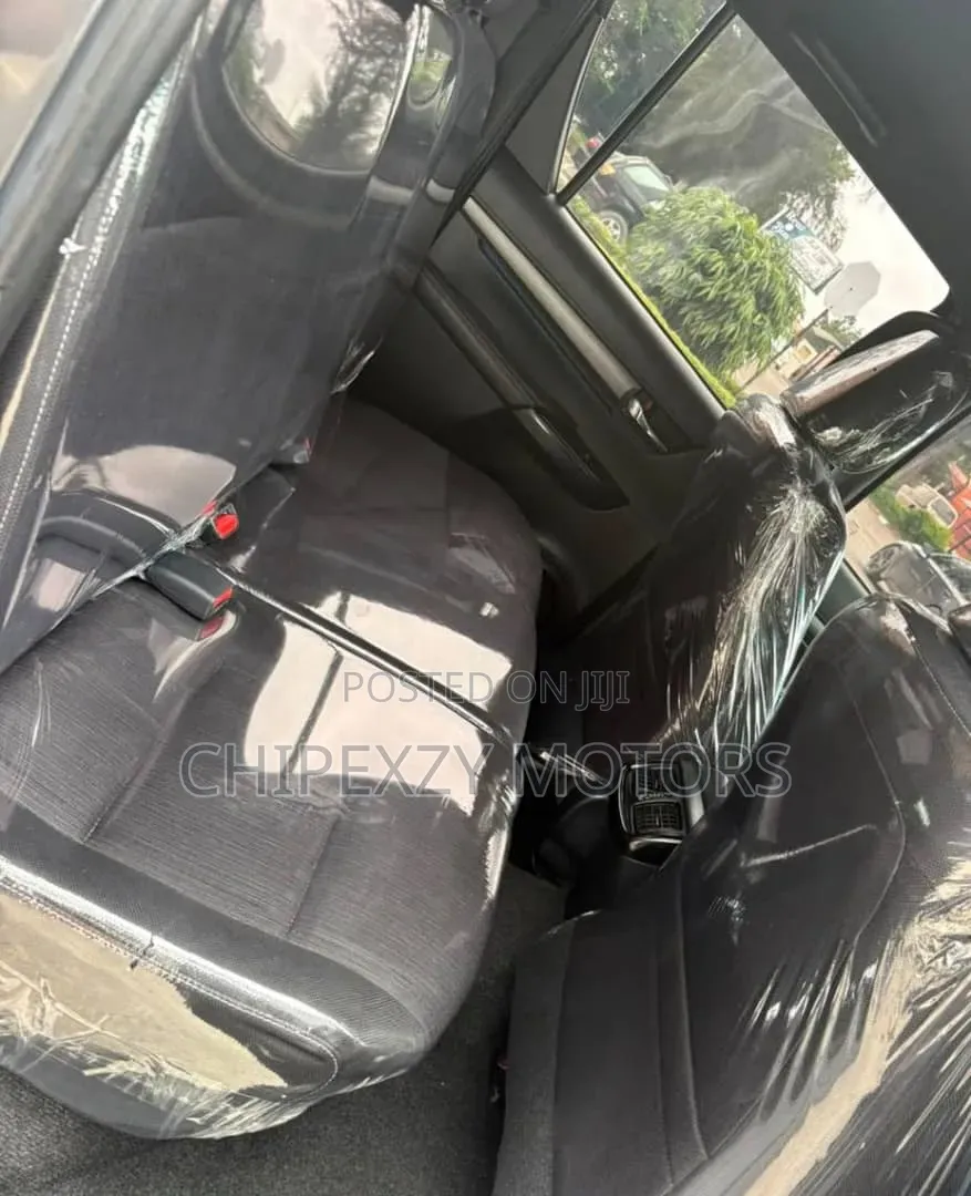Toyota Hilux 2021 Gray