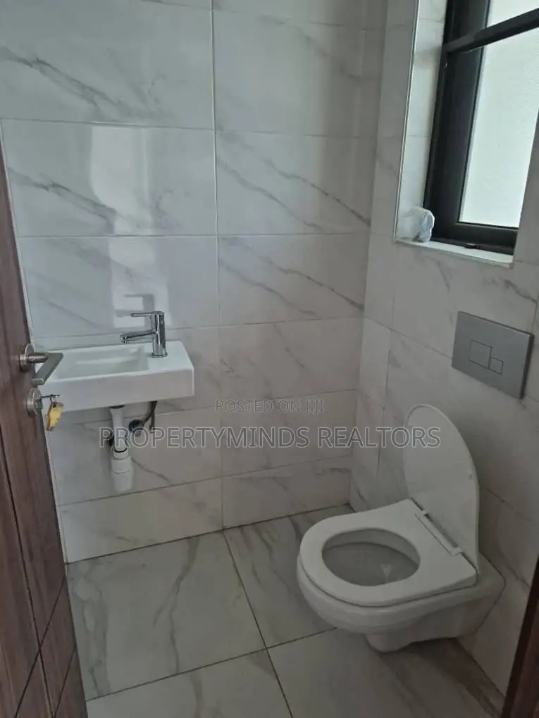 2bdrm Block of Flats in Perinwinkle Estate, Lekki Phase 1 for rent
