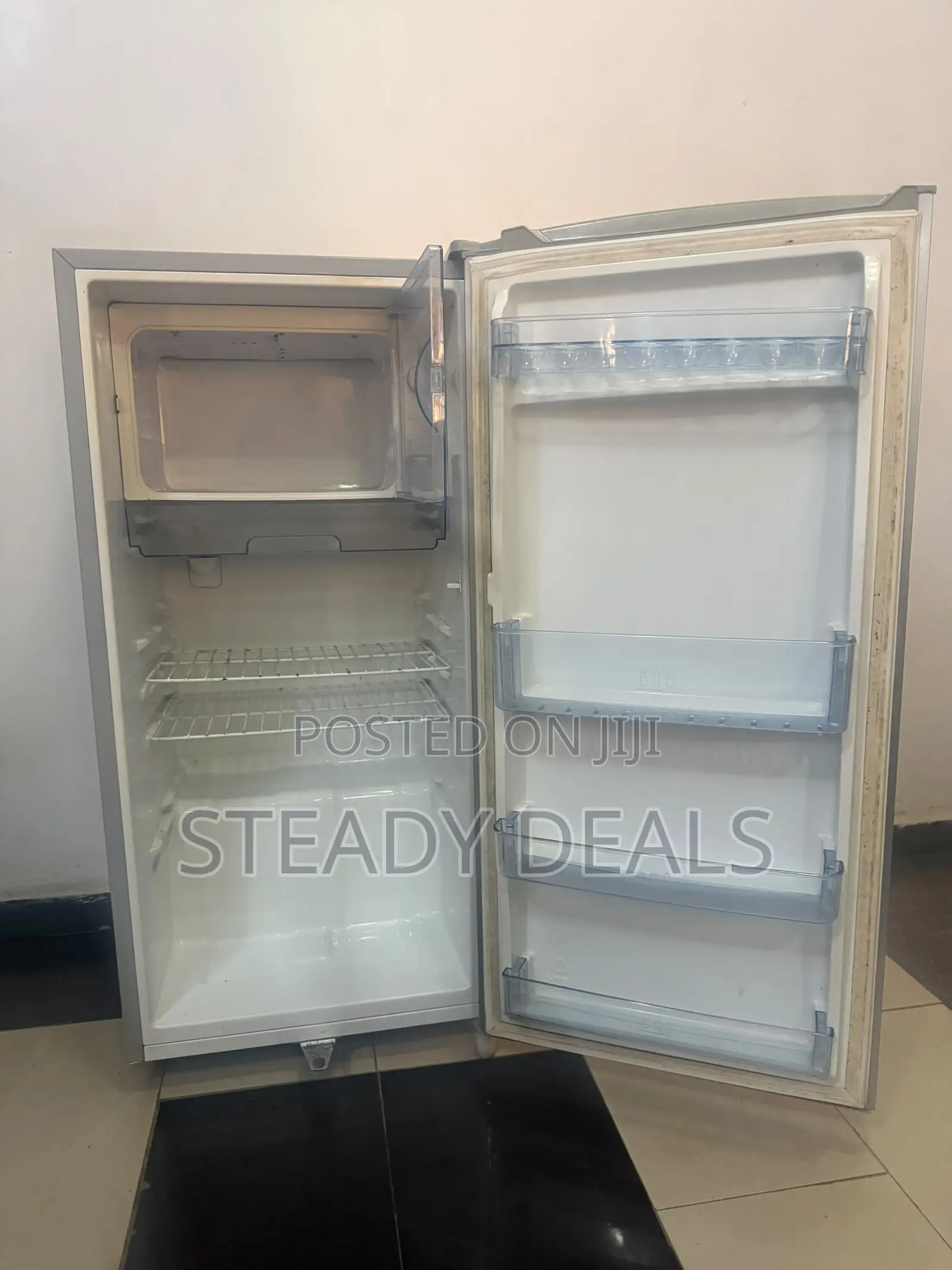 Hisense Single Door Refrigerator / Bar Fridge (120L / 121L)