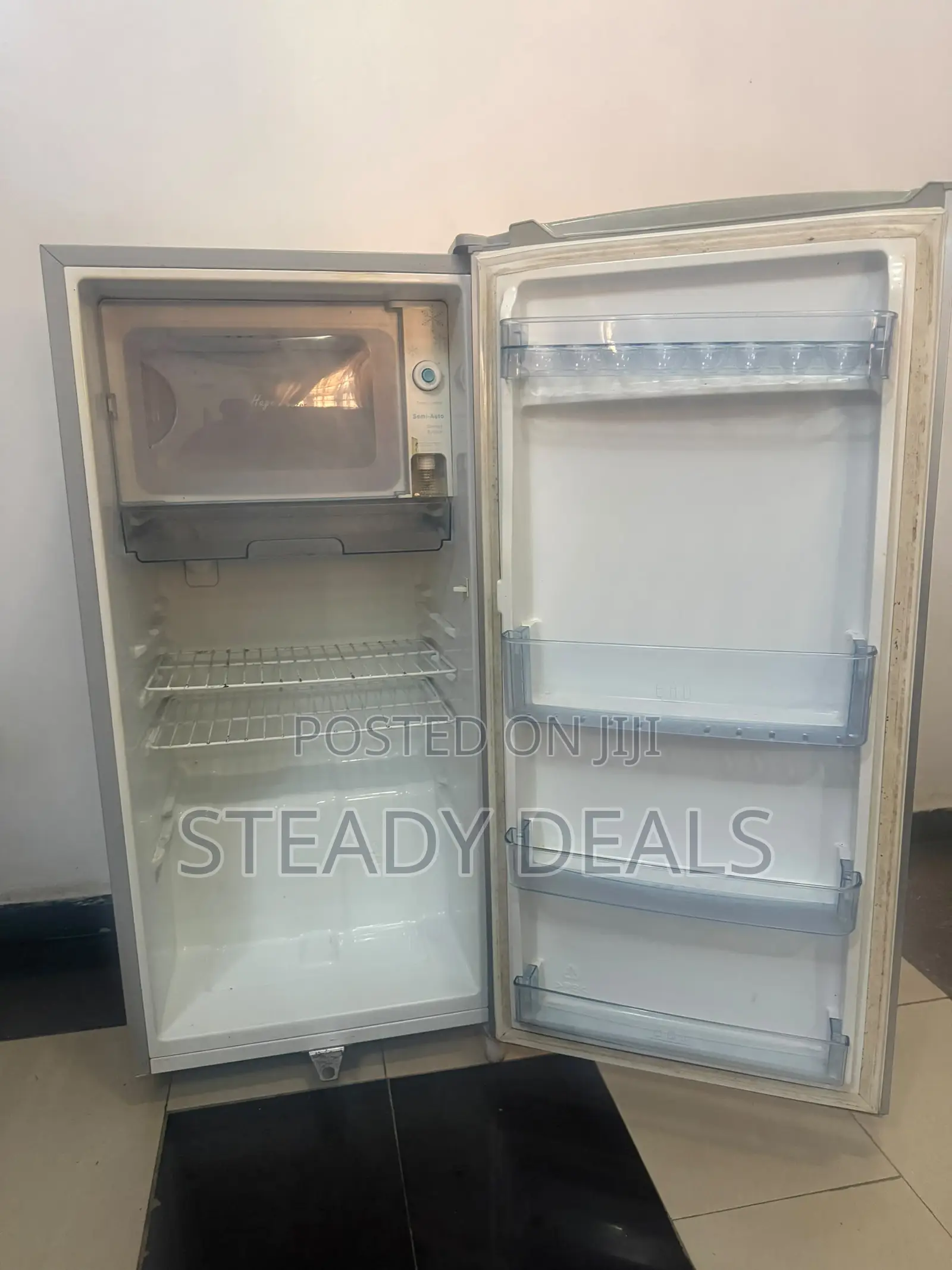 Hisense Single Door Refrigerator / Bar Fridge (120L / 121L)