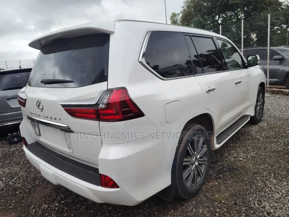 Lexus LX 2017 White