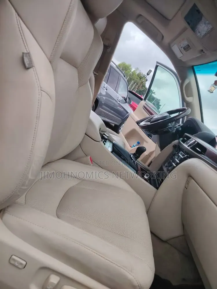 Lexus LX 2017 White