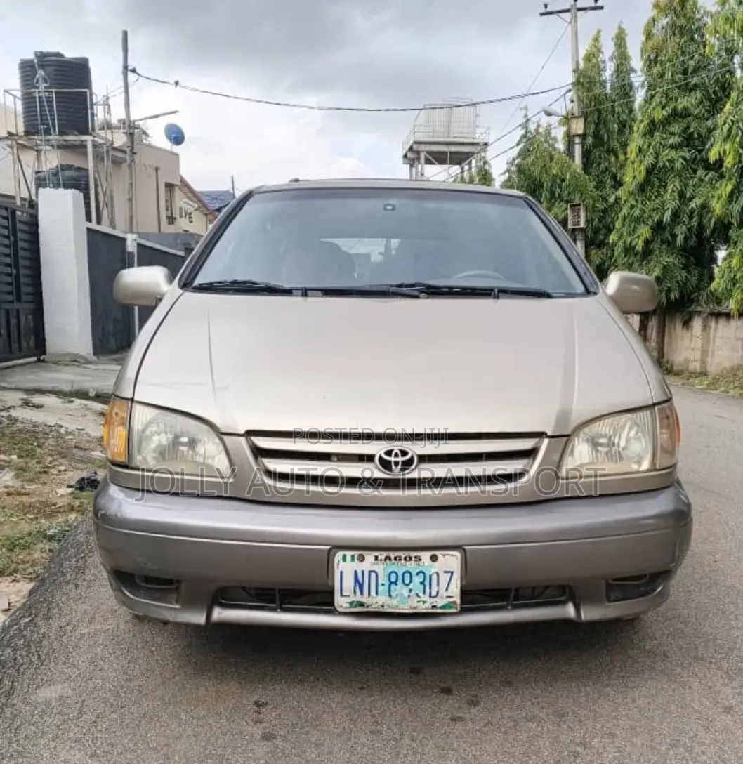 Toyota Sienna LE 2002 Ivory