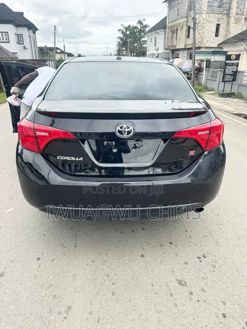 Toyota Corolla 2016 Black