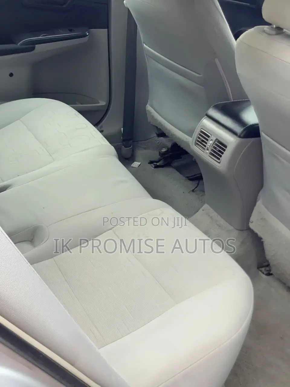 Toyota Camry XLE 4dr Sedan (2.5L 4cyl 6A) 2013 Silver