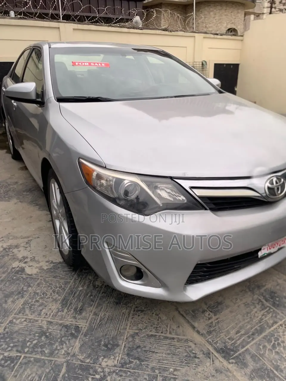 Toyota Camry XLE 4dr Sedan (2.5L 4cyl 6A) 2013 Silver