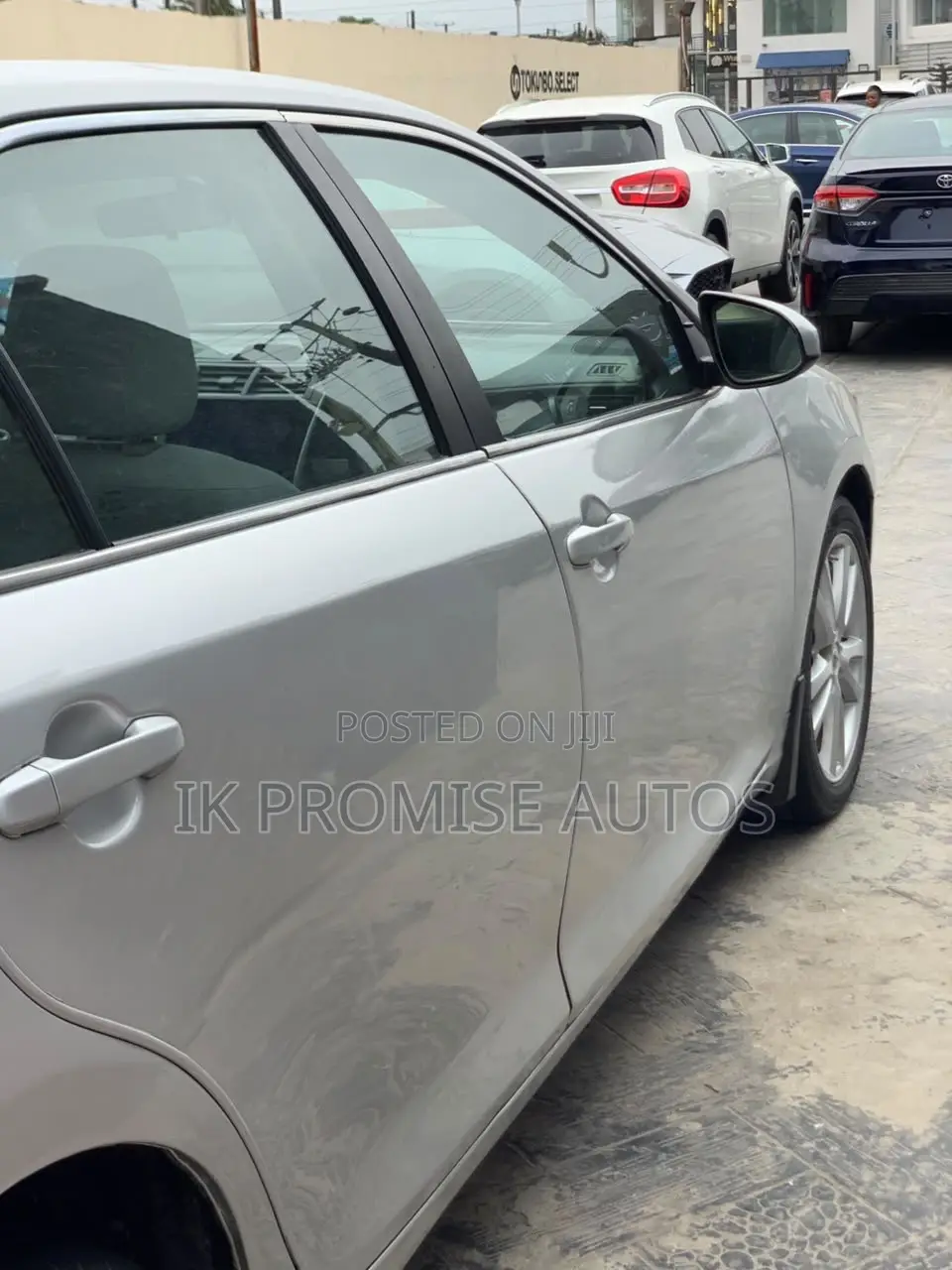 Toyota Camry XLE 4dr Sedan (2.5L 4cyl 6A) 2013 Silver