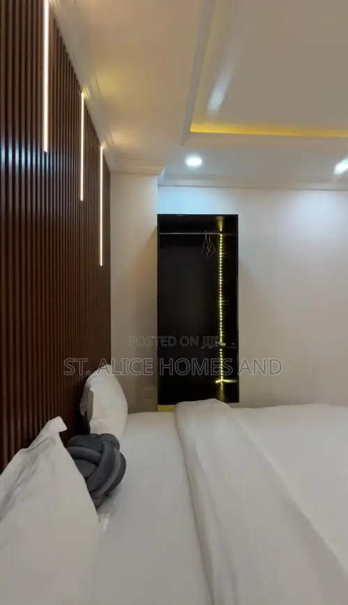 Milliaknow Eryx -- 1 Bedroom Gold Apartment